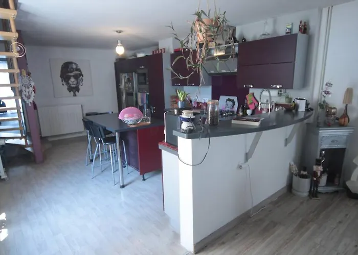 90 M2 * Vic-sur-Seille